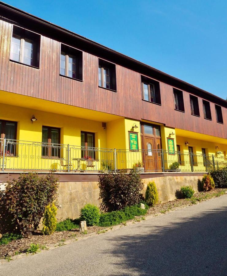 Penzion Panorama Janovicky โบรว์โมฟ ภายนอก รูปภาพ